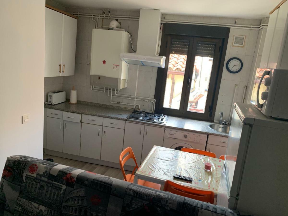 Piso En El Humedo, Al Lado Plaza Mayor Леон Экстерьер фото